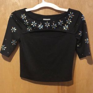 Quarter sleeve shirt with jewels